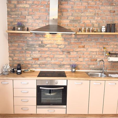 Luxurious And Cosy Brick Apartment - Free Private Parking Sarajevo Eksteriør billede