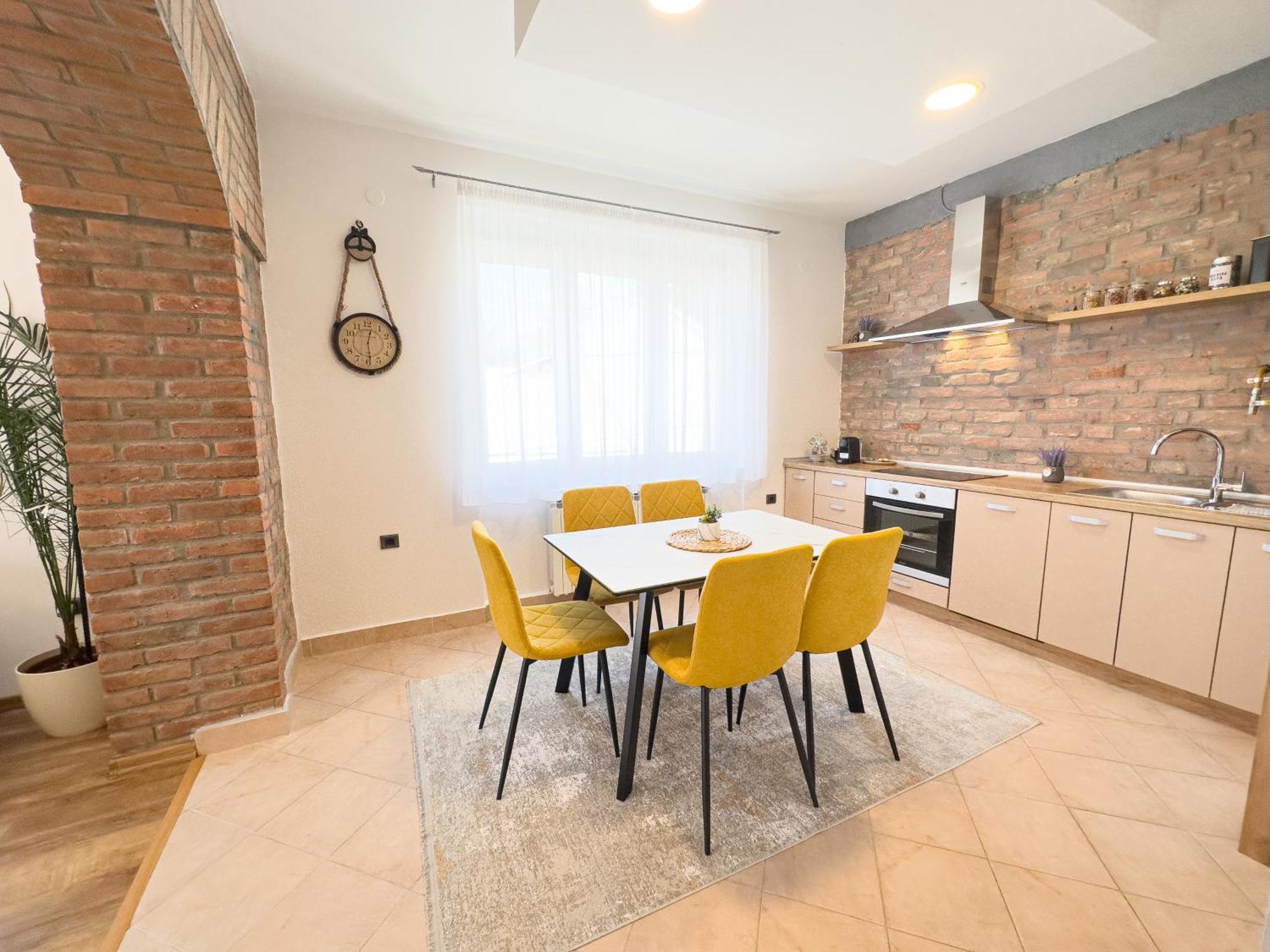 Luxurious And Cosy Brick Apartment - Free Private Parking Sarajevo Eksteriør billede